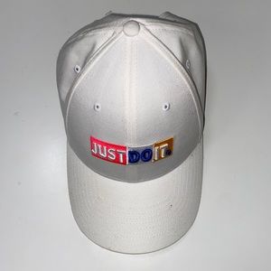 ‼️MULTI-COLOR NIKE SNAPBACK‼️